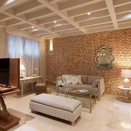 Capellan De Getsemani Hotel *